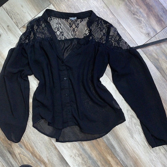 Little black blouse - Picture 3 of 6